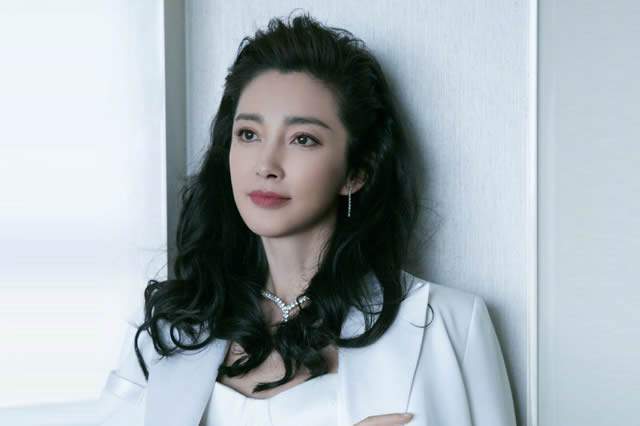 江苏一维和人员娶了个美女军官,过了两年才知道老婆的真实身份!