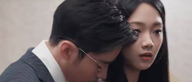 久违的容颜!萧亚轩秀事业线很迷人,长腿超级惹眼